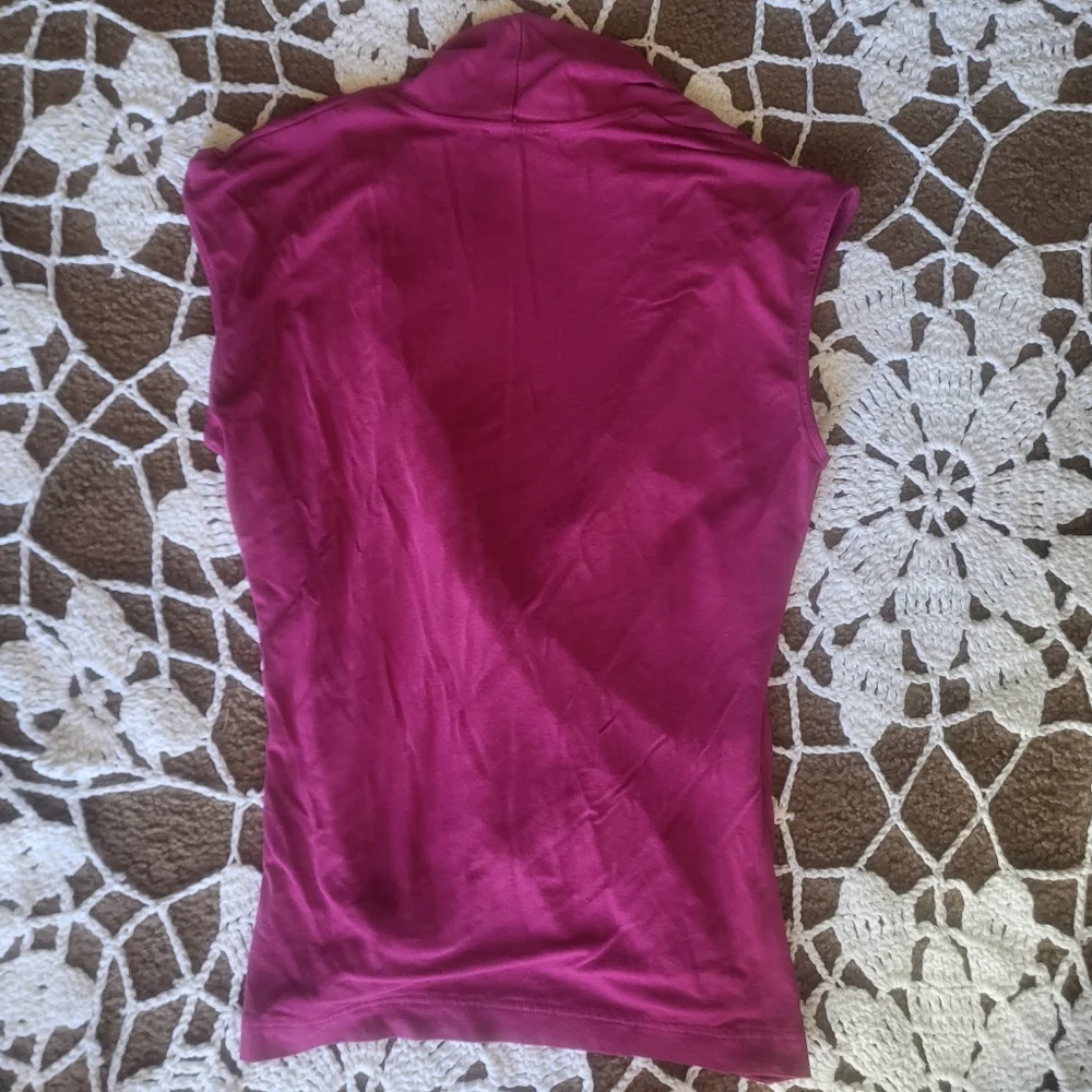 Vince Camuto - Picture 2 of 2